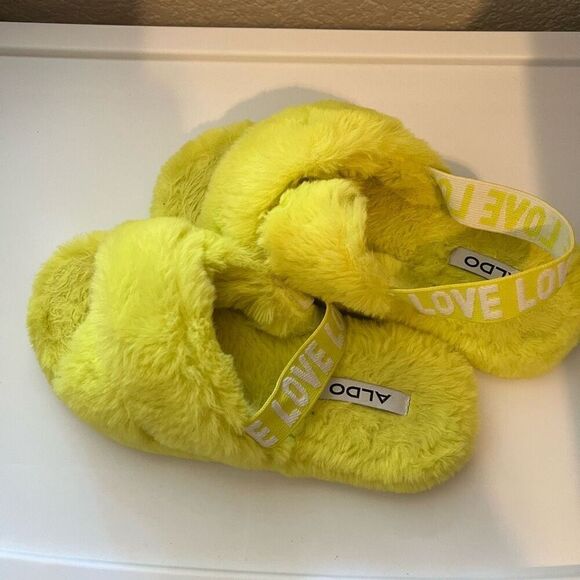 ALDO neon yellow slippers furry slides size M - Picture 4 of 5